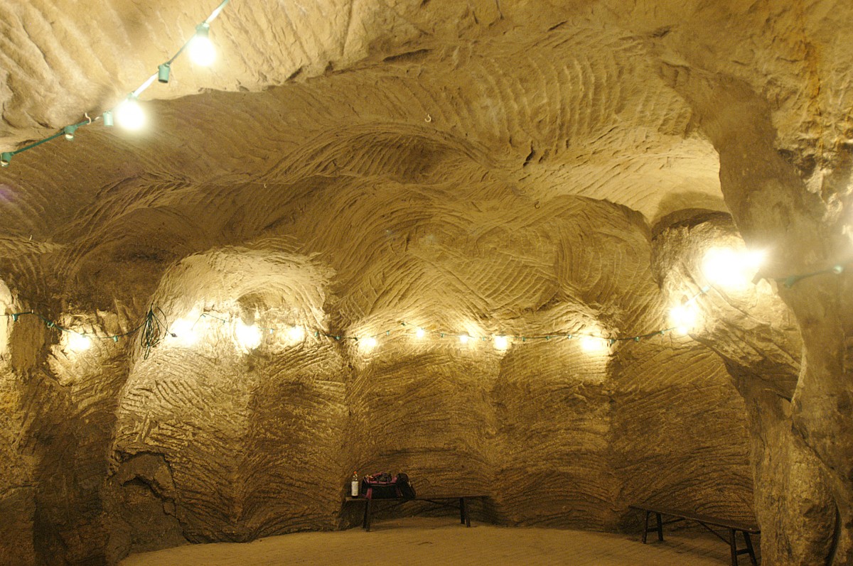 In den Höhlen am Amphithéatre Breechkaul in der Kleinen Luxemburger Schweiz. Aufnahme: August 2007.