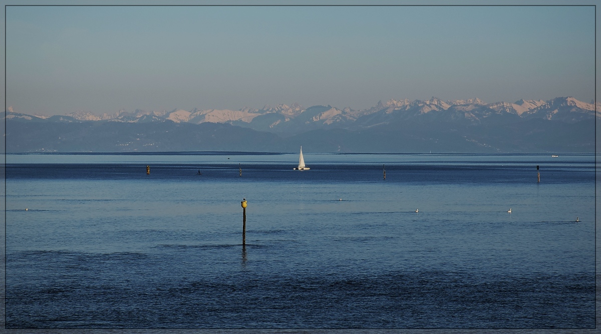 In nächster Zeit in weite Ferne gerückt ist Vorarlberg. Konstanz. Da hilft sogar der See noch ein wenig nach. Warum sieht man im nächsten Bild, März 2020.