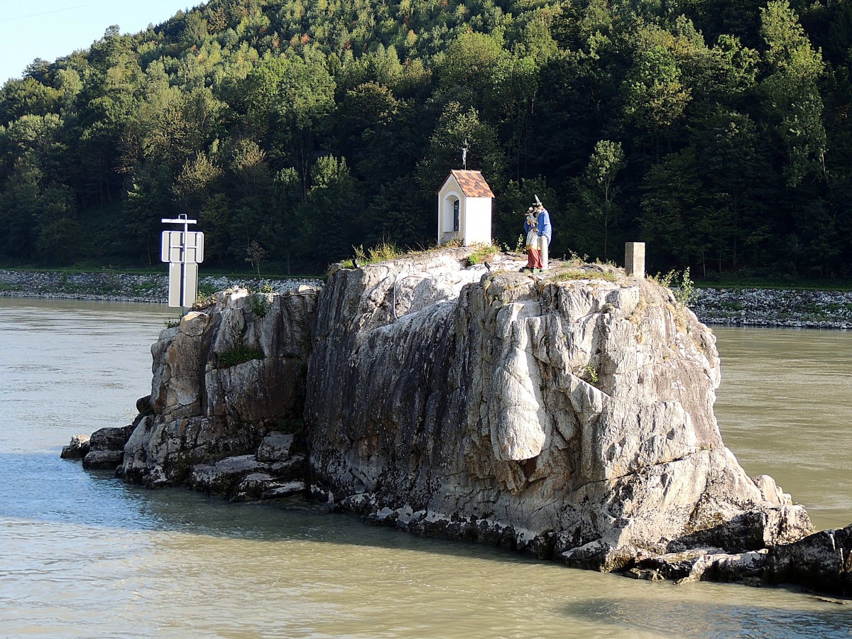 Jochenstein, ein sagenumwogener Felsen in der Donau im Deutsch-sterr. Grenzgebiet; 130824