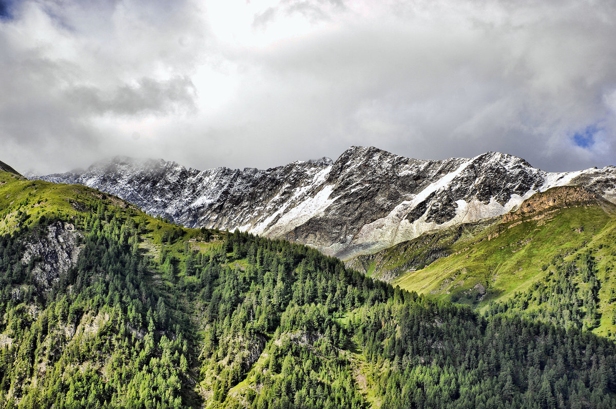 Jöchlkopf und Hinterm Hap von der Großglockner Hochalpenstraße aus gesehen. Aufnahme: 5. August 2016.