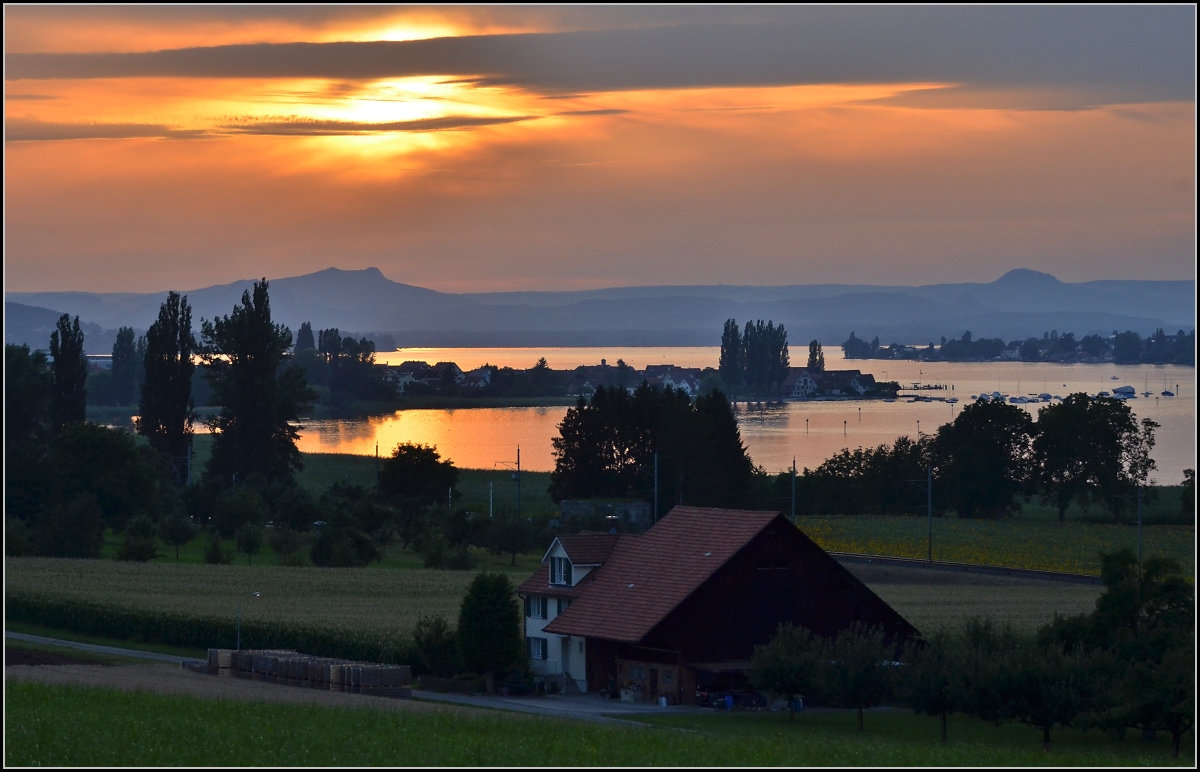 Kalter Sommertag 2011 im Thurgau. Blick über den Untersee in den Hegau.