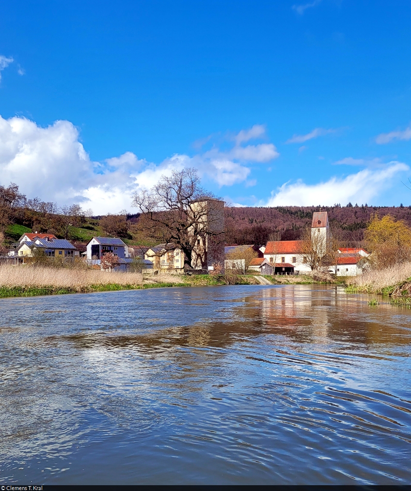 Kanutour auf der Altmühl. Gleich wird Rieshofen, ein Ortsteil der Gemeinde Walting, erreicht.

🕓 11.4.2023 | 13:33 Uhr