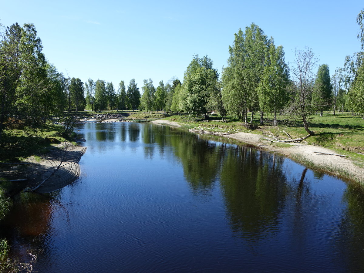 Kleiner See am Bruksmuseum Olofsfors bei Hörnefors (02.06.2018)