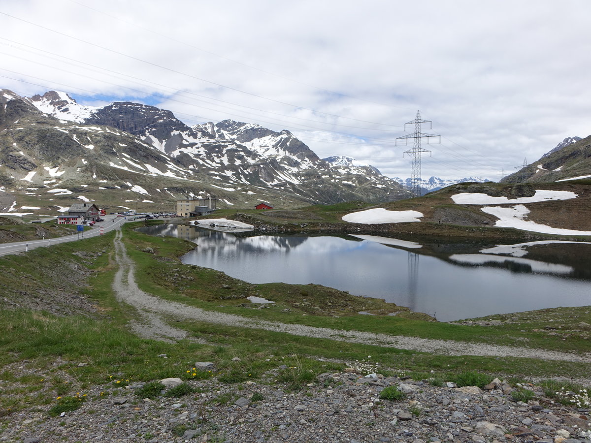 Kleiner See am Flüelapass in Graubünden (23.06.2019)