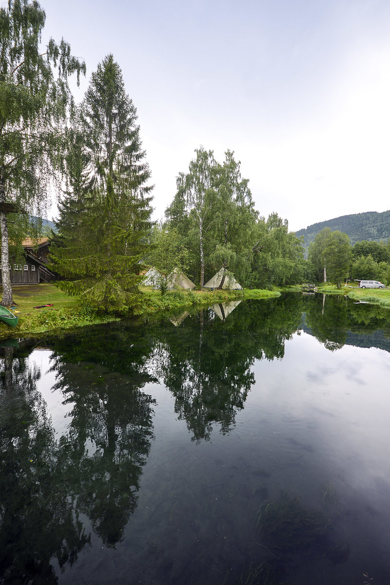 Kleiner See am Sjoaelven in Oppland - Norwegen. Aufnahme: 18. Juli 2018.