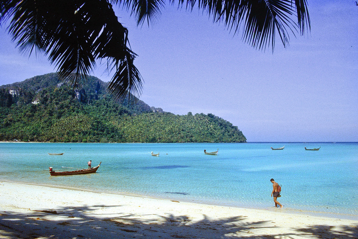 Koh Phi Phi. Bild vom Dia. Aufnahme: Februar 1989.