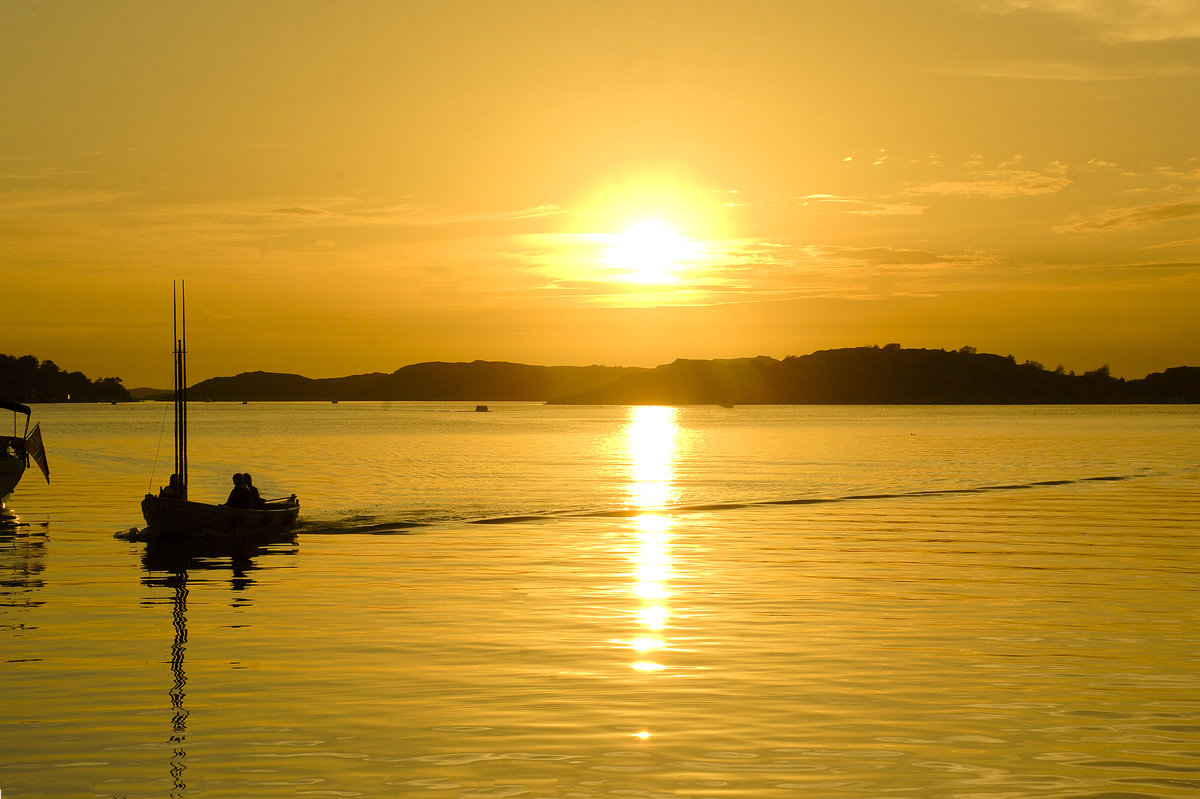 Kräkholmen vor Fjällbacka beim Sonnenuntergang über Kattegat.
Aufnahme: 1. August 2017.