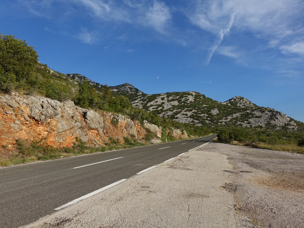 Kroatische Küstenstraße D8 bei Karlobag (23.09.2015)