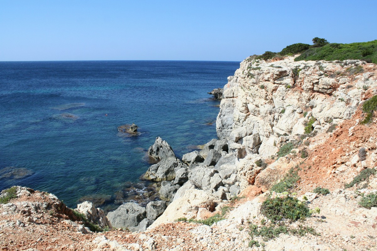 Kste zwischen Sant Tomas und Son Bou auf Menorca. Das Bild entstand am 31.08.13.