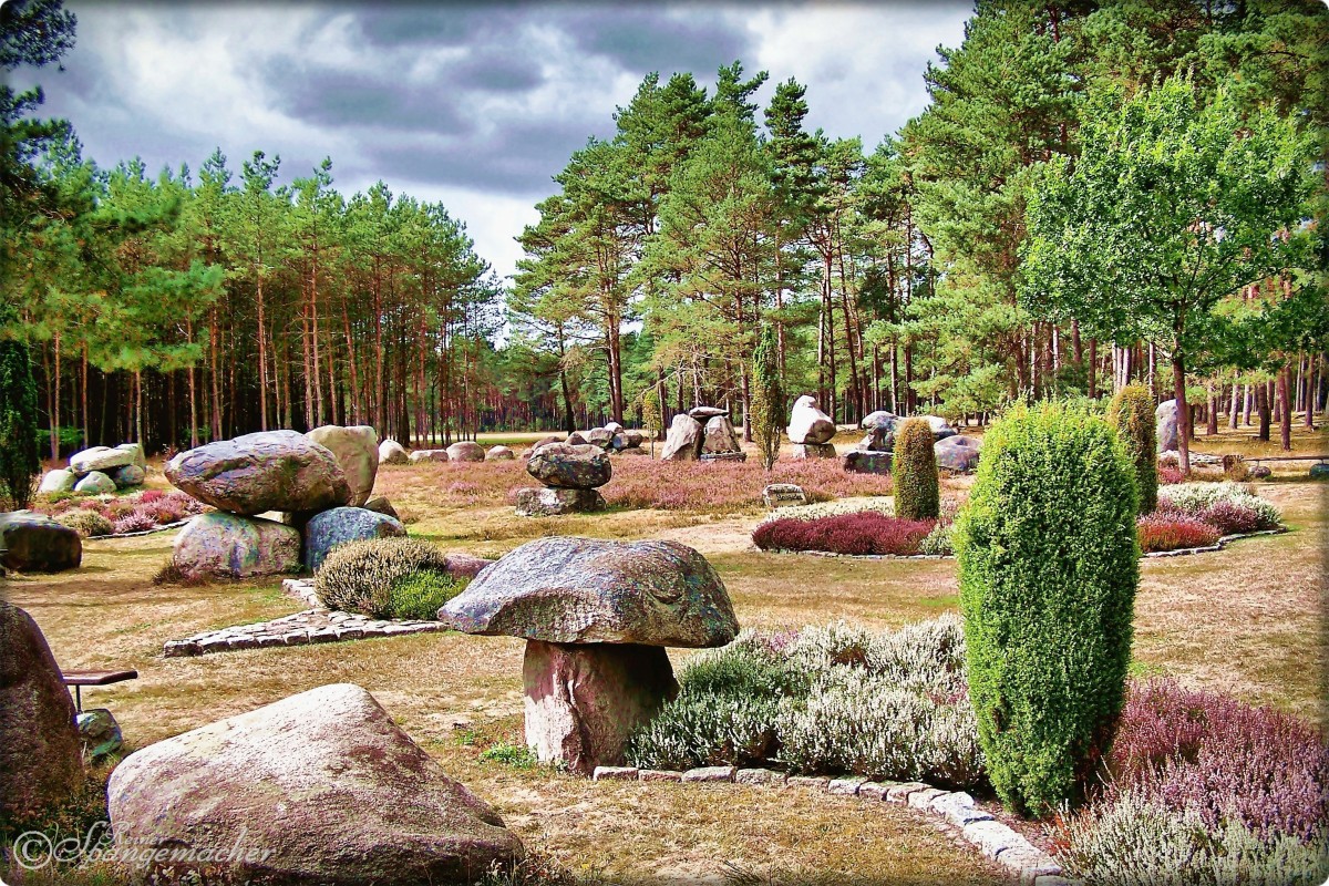 Kunst in der Neuenkirchener Heide, ein privates Projekt eines Unternehmers aus der Region Neuenkirchen (Heidekreis). Anfang Oktober 2009