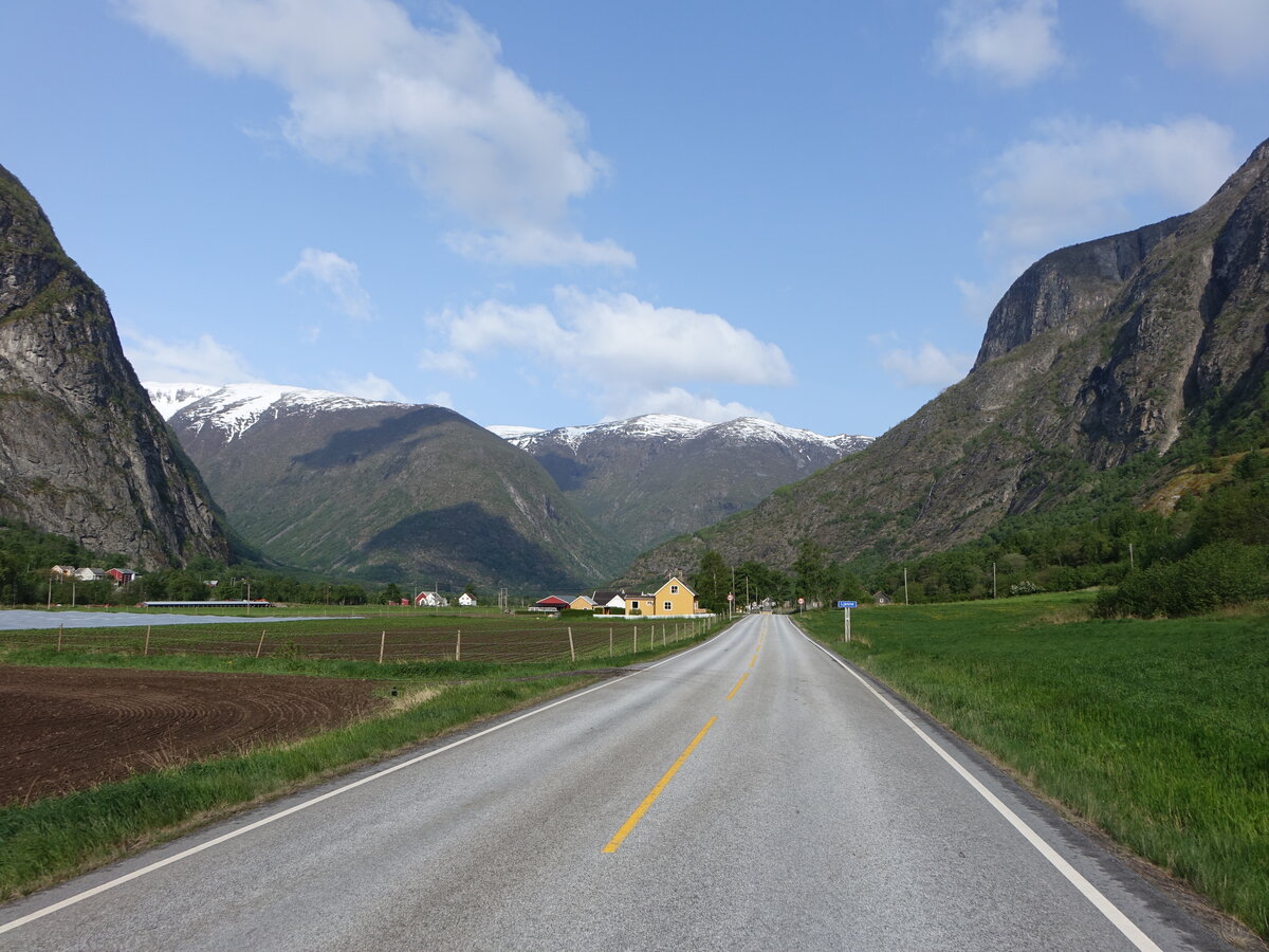 Lærdalselvatal entland der E16, Innlandet (26.05.2023)