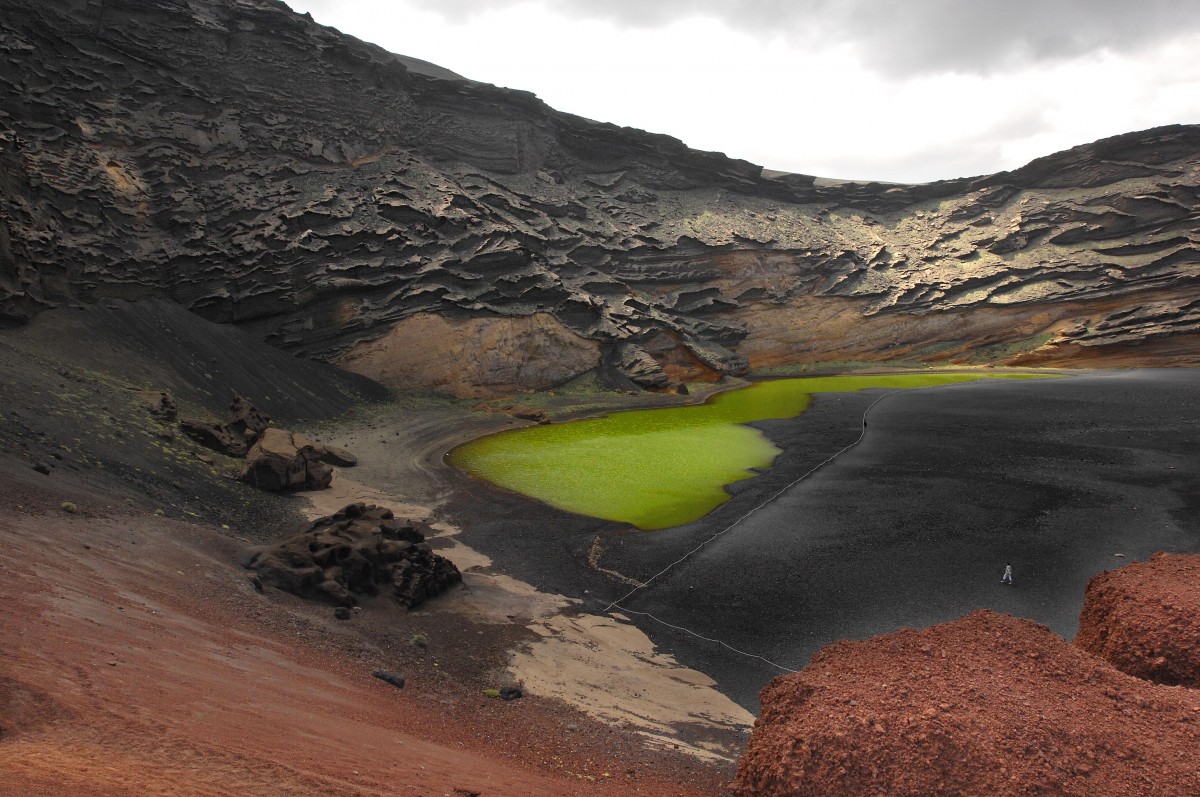 Laguna Verde am Playa de los Clicos - Lanzarote. Aufnahme: April: 2011.