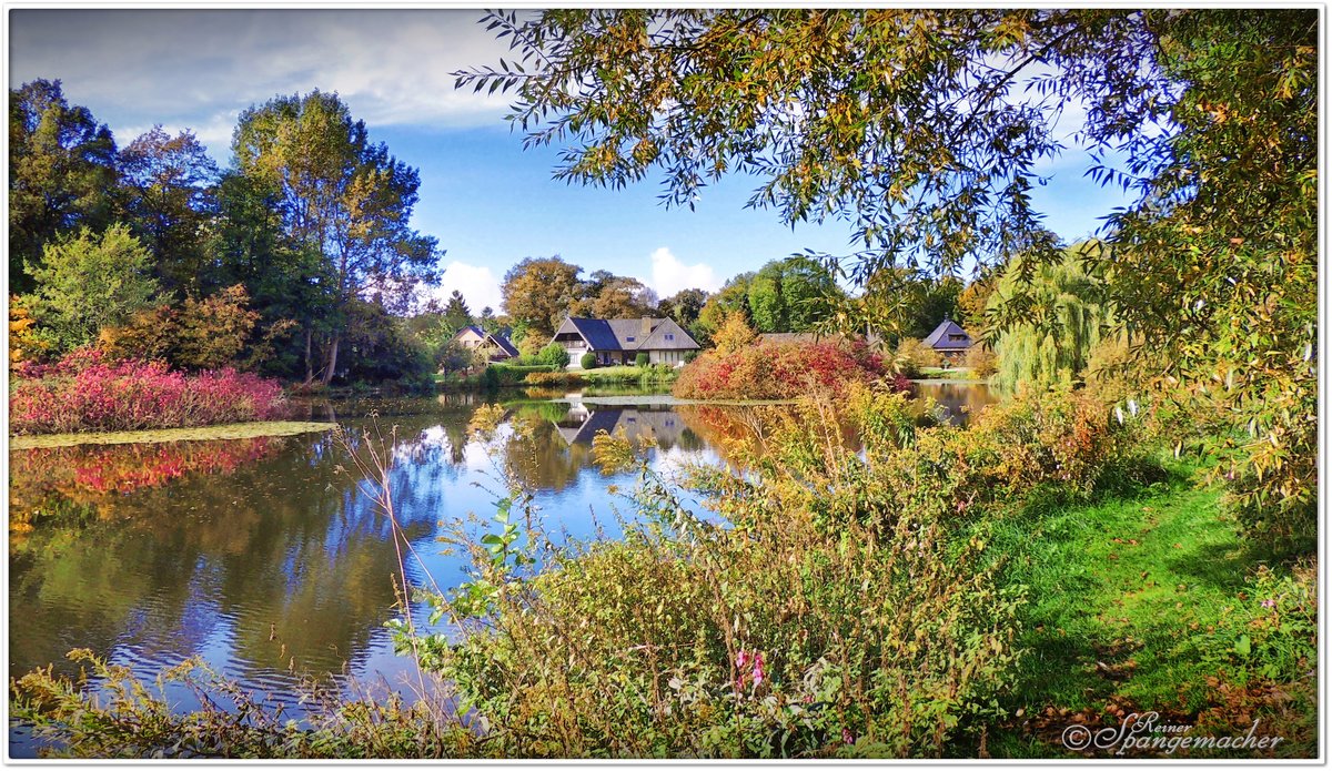 Lauenbrück Kreis Rotenburg (Wümme). Der Fintausee am gleichnamigen Fluss, ein Naherholungsgebiet mitten im Ort. Gleich daneben ein Campingplatz (Löweninsel), ebenfalls mit Blick auf diesen See. Oktober 2013. 