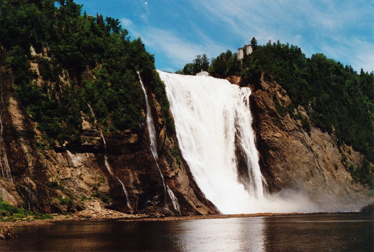 Montmorency Falls Quebec. Aufnahme: Juni 1987 (digitalisiertes Negativfoto).