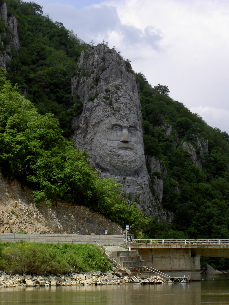 Nationalpark Eisernes Tor, Statue de Decebalus Rex, 40 Meter hohe Steinskulptur an der Donau (30.04.2014)