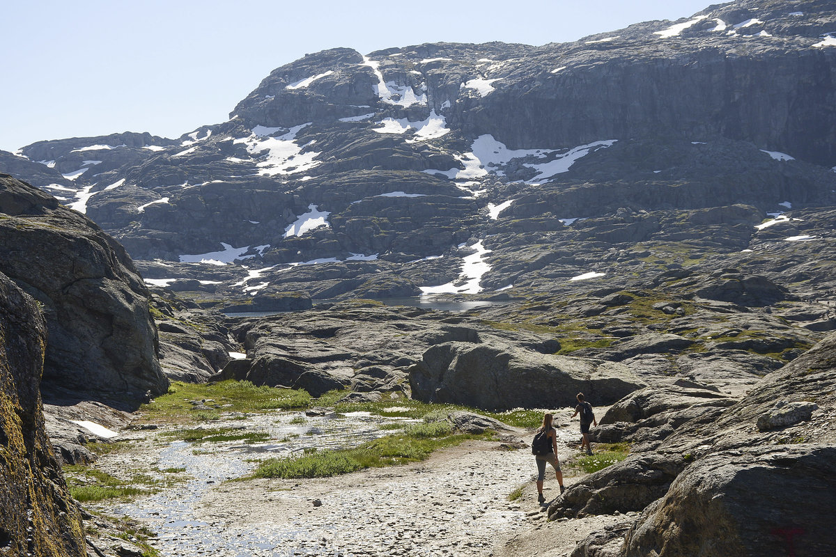 Norwegen - Auf dem Wanderweg vom Skjeggedal zu Trolltunga am Tyssebotn. Aufnahme: 8. Juli 2018.