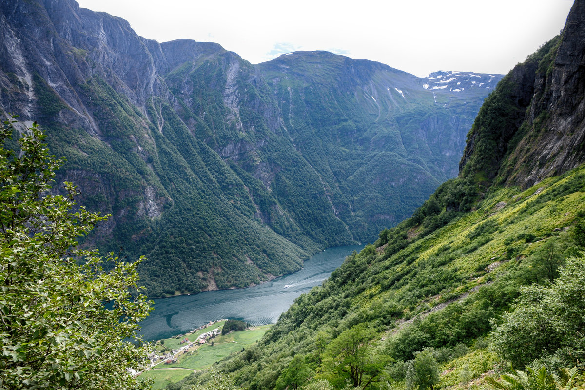 Norwegen - Nærøyfjorden nördlich von Gudvangen. Aufnahme: 16. Juli 2018.