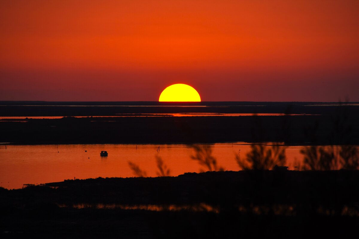 OLHÃO, 19.01.2022, Sonnenuntergang an der Ria Formosa