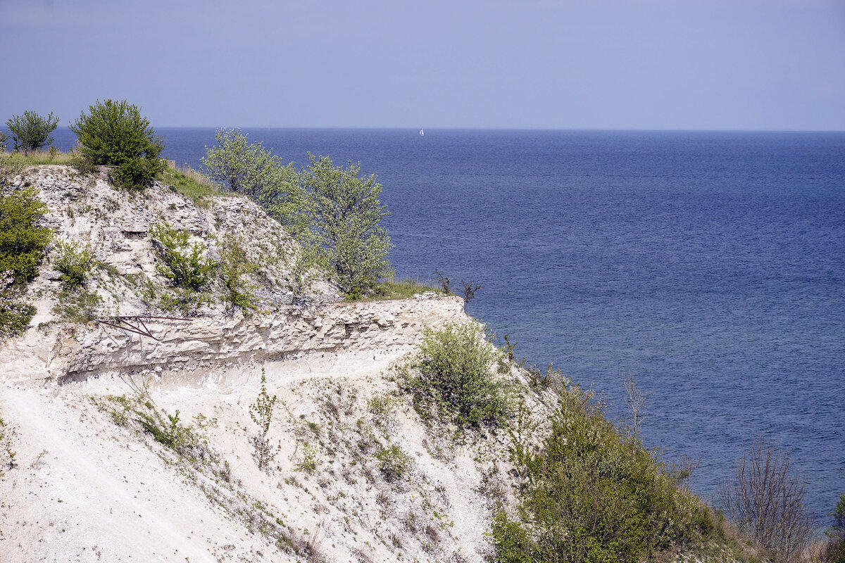 Ostseeblick vom Holtug Kreidebruch auf der Insel Seeland in Dänemark. Aufnahme: 15. Mai 2021.