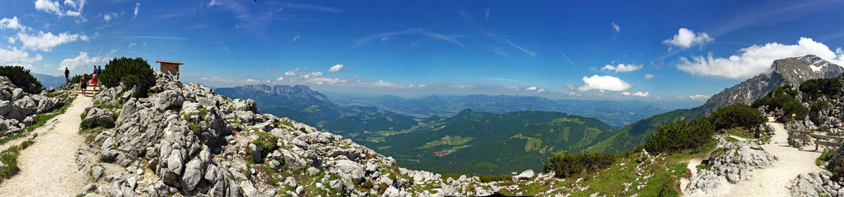 Panoramaaufnahme vom Kehlstein (Berchtesgaden) in Richtung Hallein, Untersberg, Salzburg - 13.06.2017