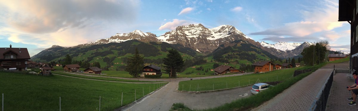 Panoramabild oberhalb von Adelboden, am 26.5.2016.