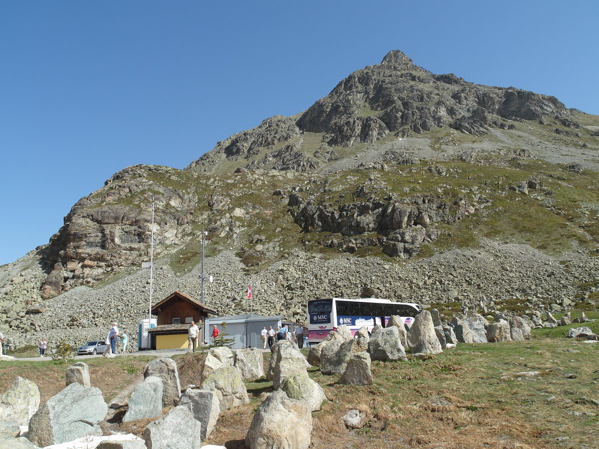 Panzersperren von ca. 1940 am Julierpass (2.284 m) zwischen Bivio und Silvaplana; Kanton Graubünden, Schweiz; 09.06.2014
