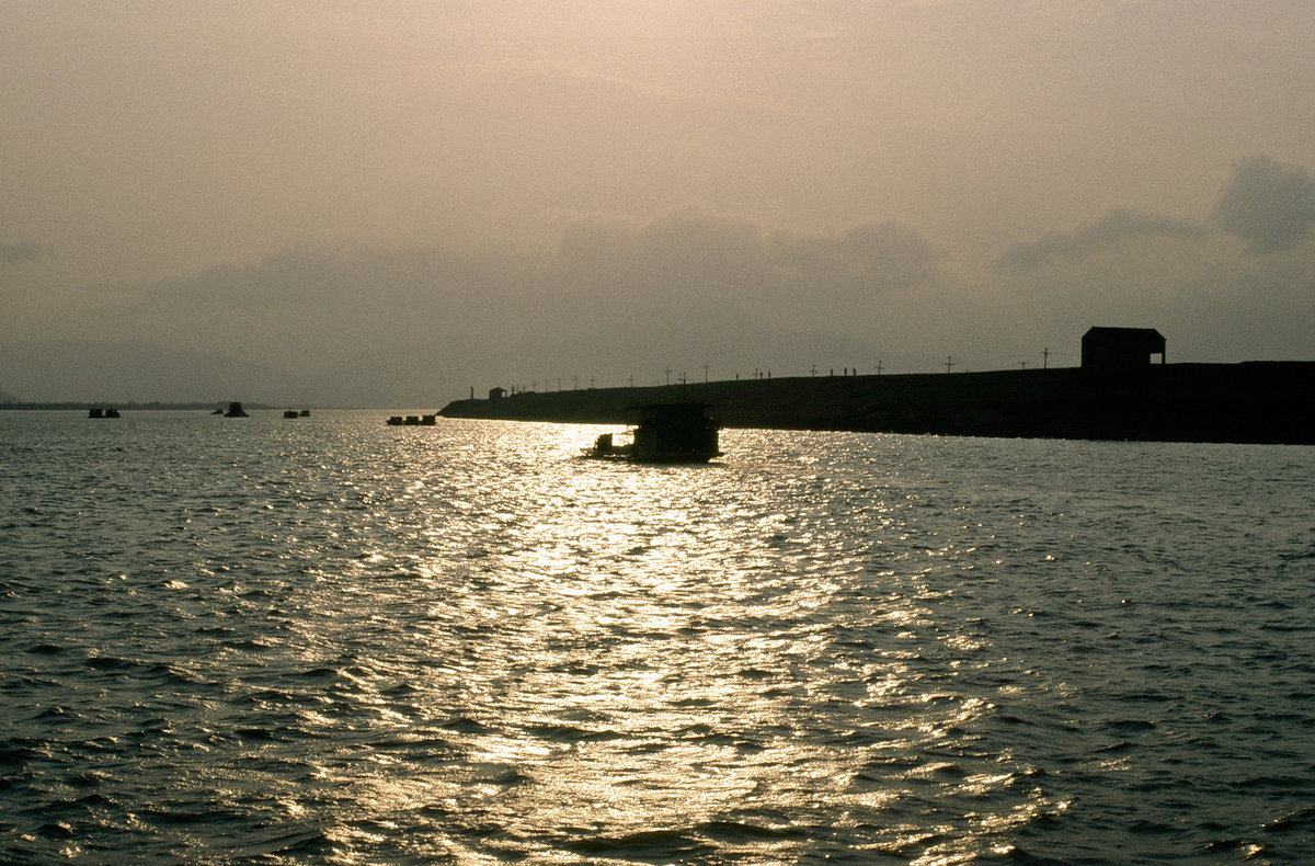 Pearlfluss am Guangdong. Bild vom Dia. Aufnahme: April 1989.