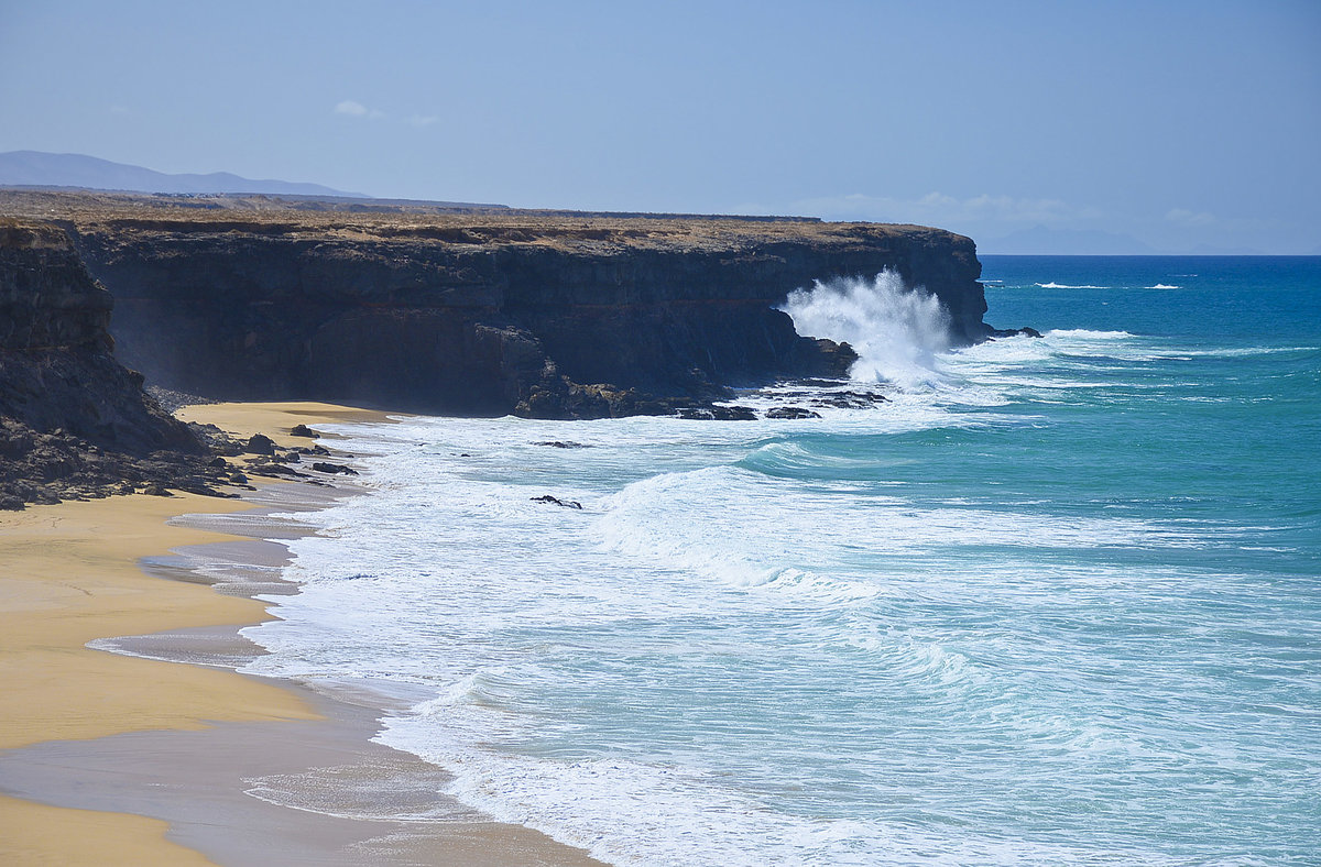 Playa de La Concha in El Cotillo - Einer der berühmtesten Strände auf Fuerteventura. Aufnahme: 18. Oktober 2017.
