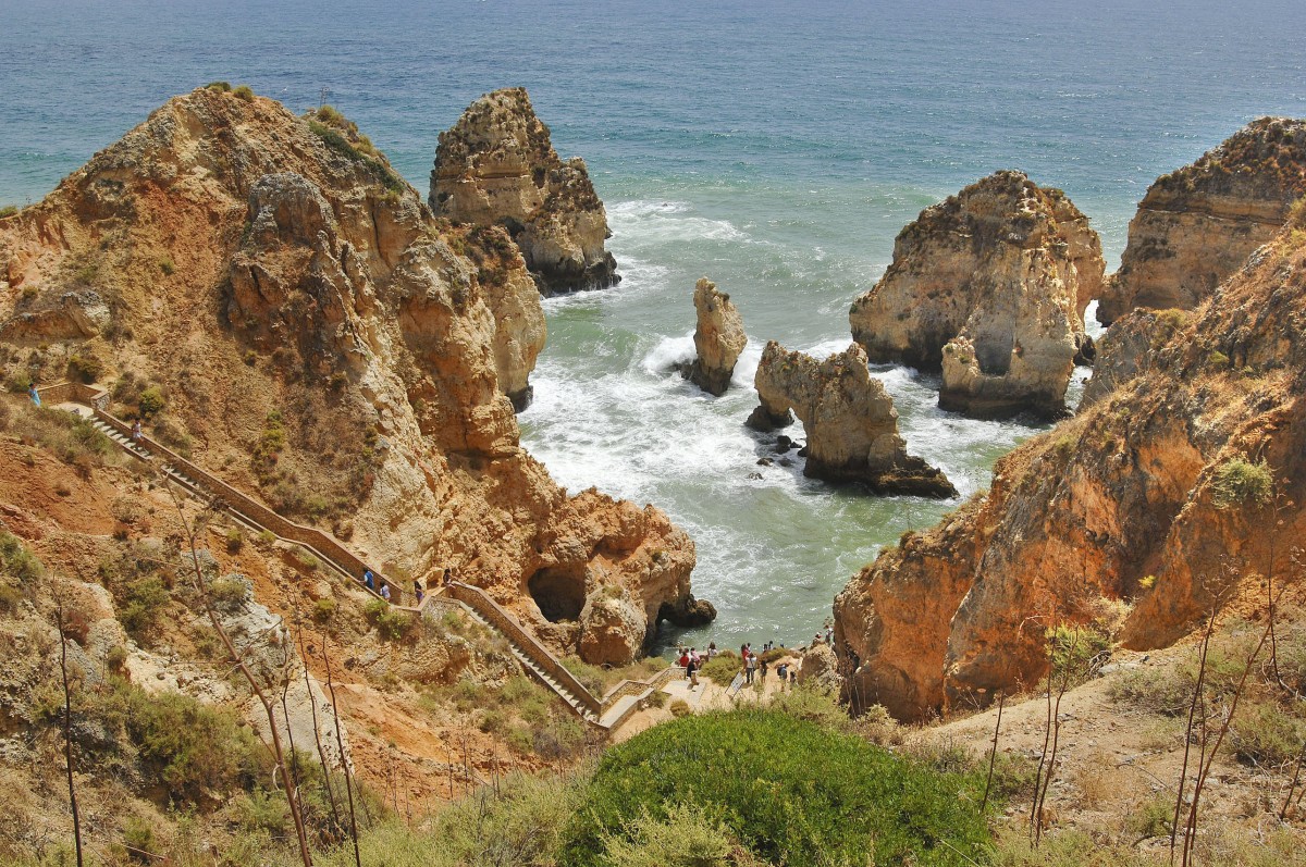 Ponta da Piedade an der Algarveküste bei Lagos. Aufnahme: Juli 2010.