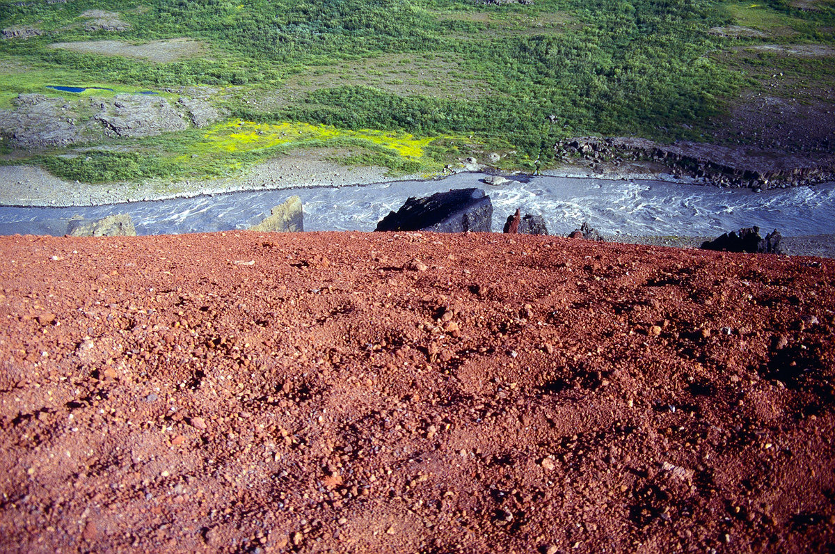 Rauðhólar an der Jökulsá á Fjöllum östlich von Húsavík in Island. Bild vom Dia. Aufnahme: August 1995.