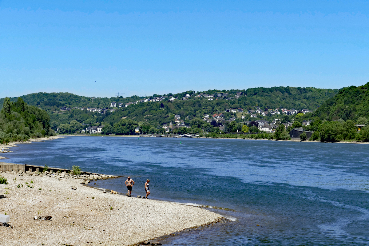 Rheinblick über Wallen, Linz bis Burg Ockenfels (alles rechtsrheinisch). 27.05.2017