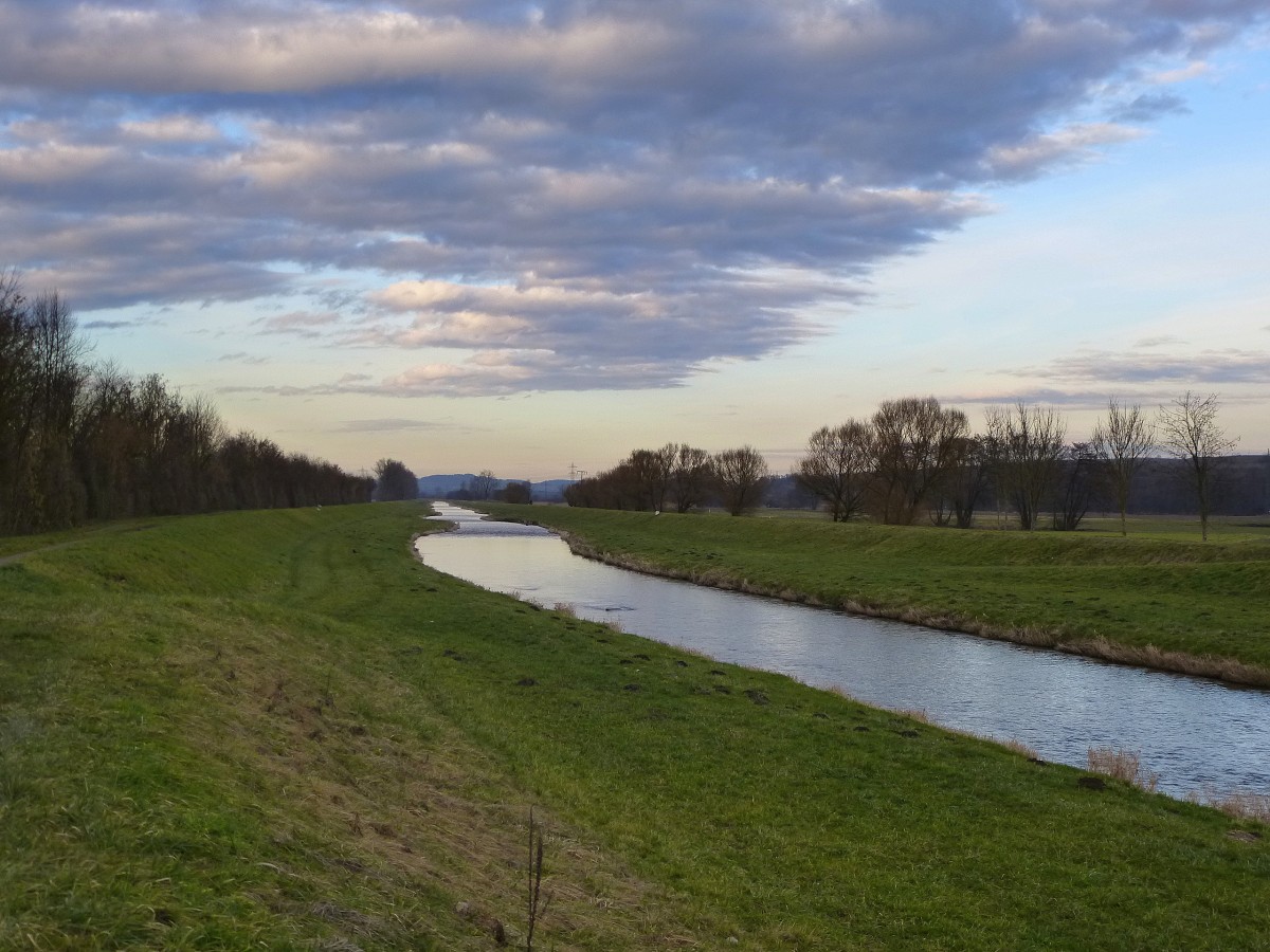 Rheinebene, die kanalisierte Dreisam zwischen Neuershausen und Riegel, Feb.2014