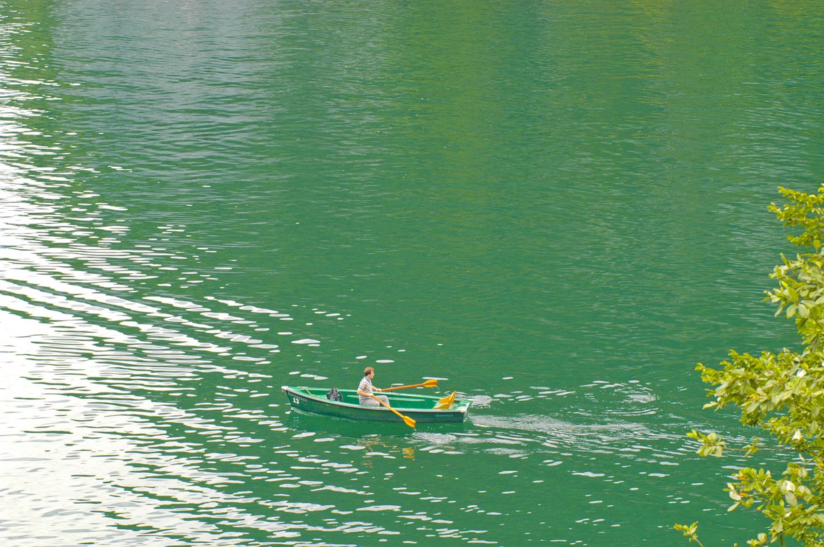 Ruderboot auf dem Königssee im Berchtesgadener Land. Aufnahme: Juli 2008.