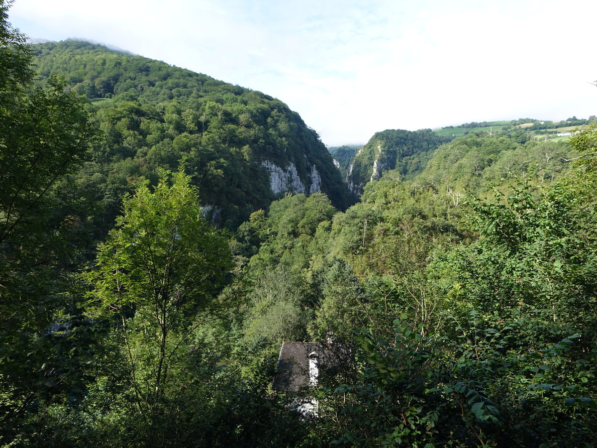 Sainte-Engrace, die Gorges de Kakouetta ist eine tief eingeschnittene Schlucht, die für den Wandertourismus erschlossen ist (27.07.2018)