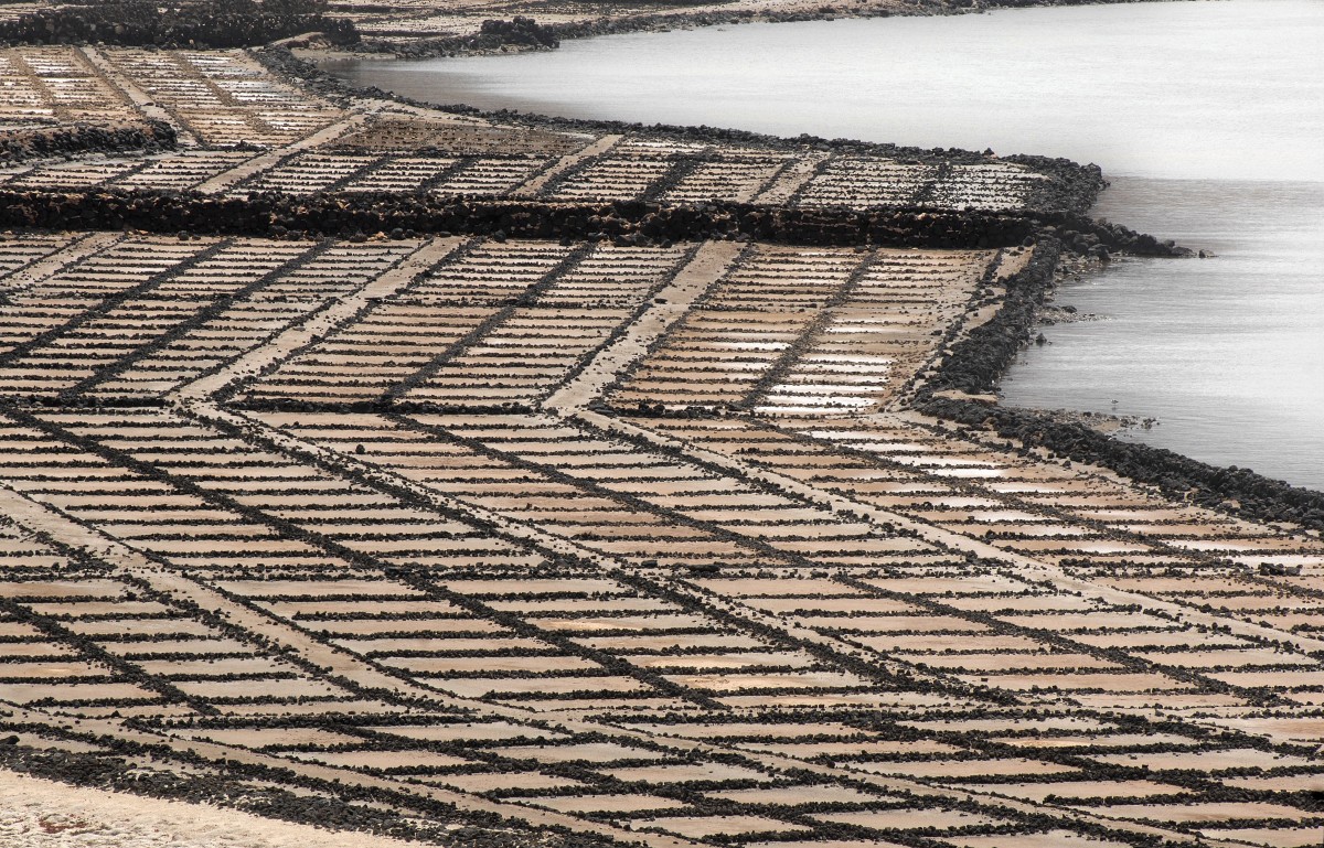 Salzgewinnung in Salinas de Janubio - Lanzarote. Aufnahme: 2011.