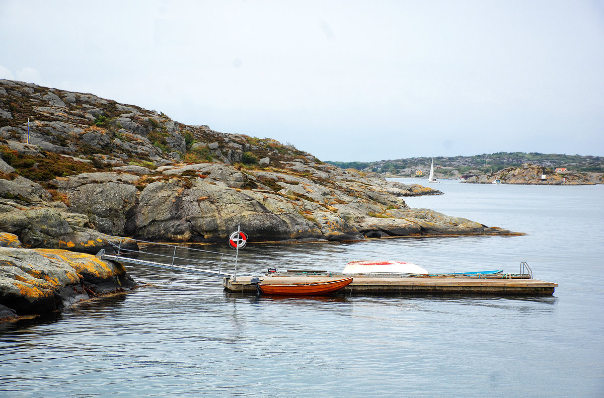 Schären an der Halbinsel Krokön südlich von Tuvesvik aufgenommen (Bohusläner Scherenküste in Schweden). Aufnahme: 3. August 2017.