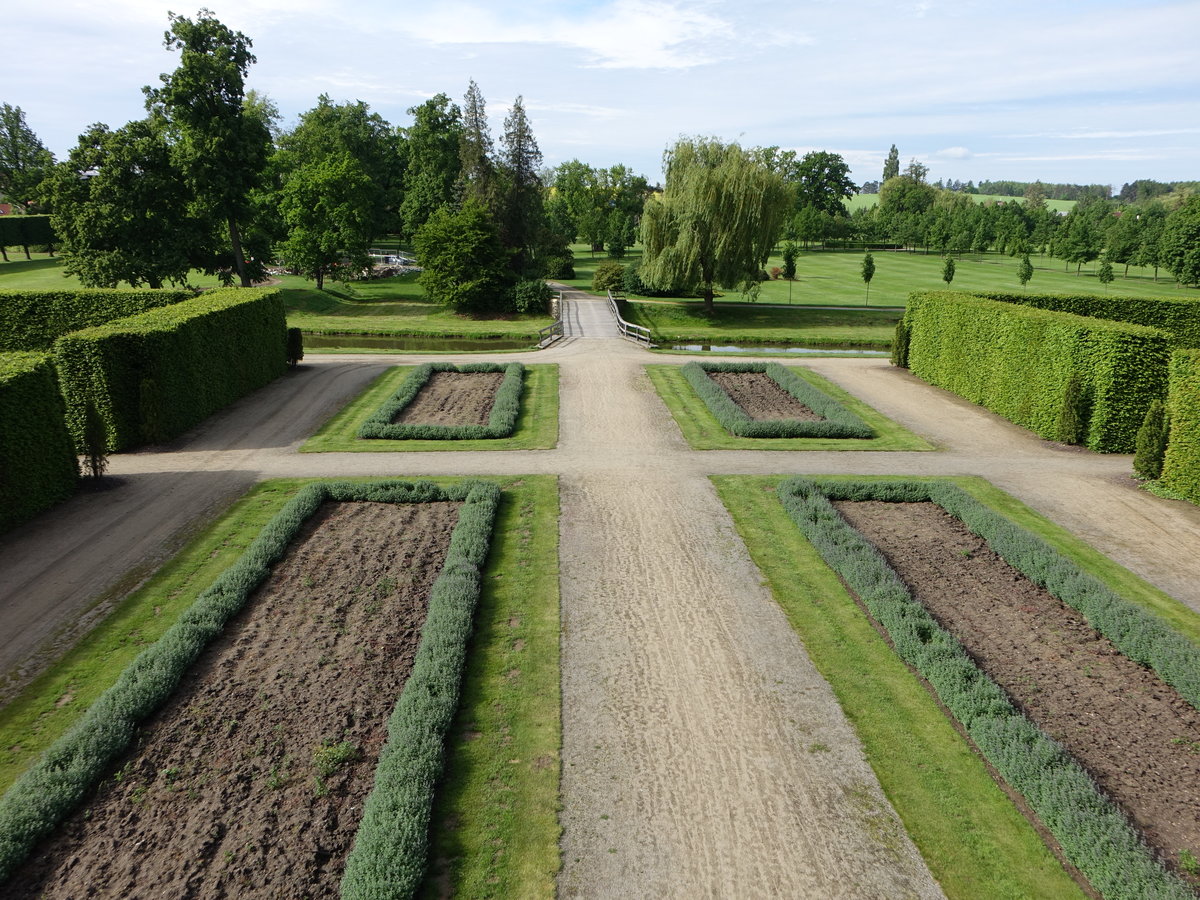 Schloßpark von Jaromerice, mit 11 Hektar eine der größten Parkanlagen in Mähren (30.05.2019)