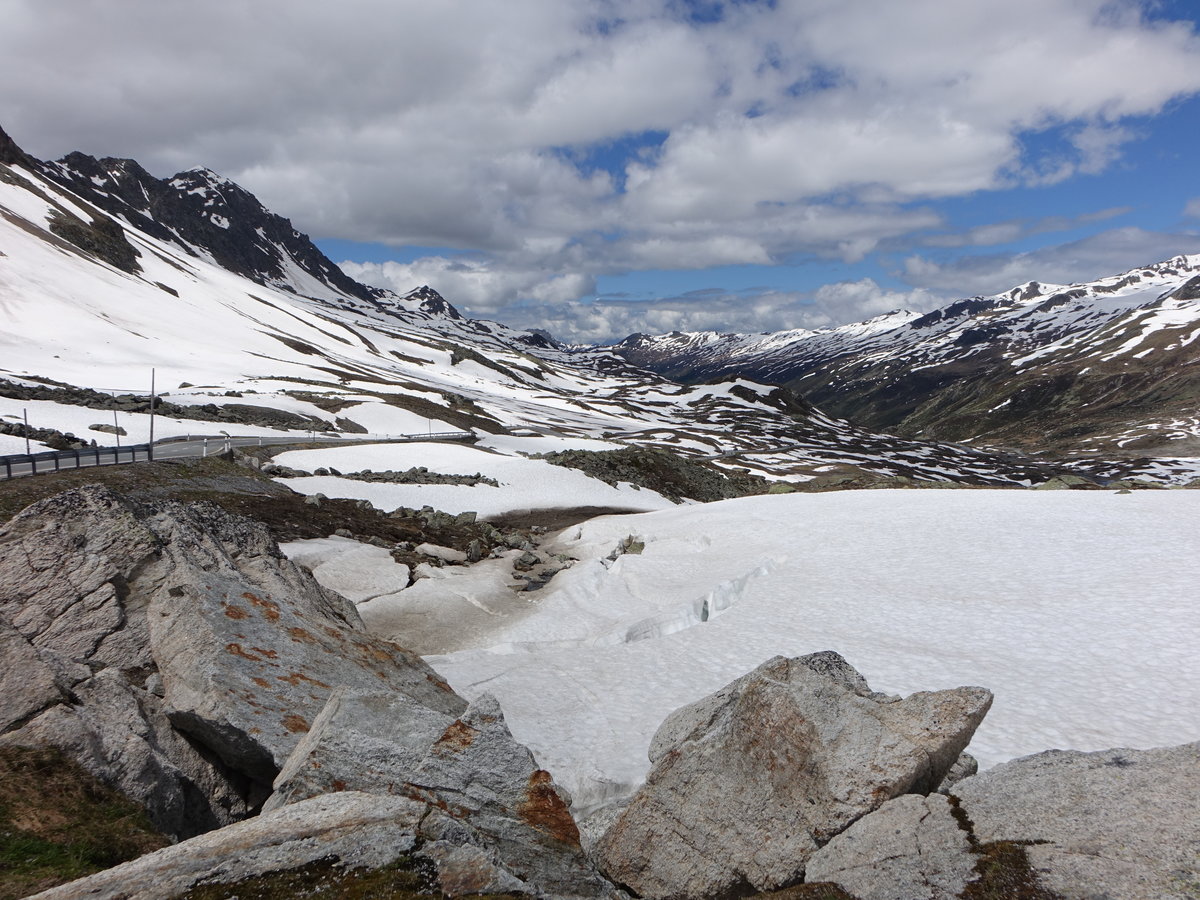 Schneefelder an der Passhöhe des Berninapass (22.06.2019)