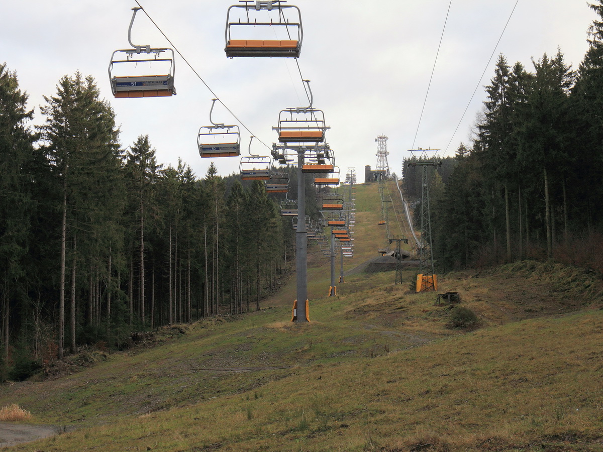 Schneise für und mit dem Sessellift zum Bocksberg am 26. Dezember 2015 in Goslar Hahnenklee