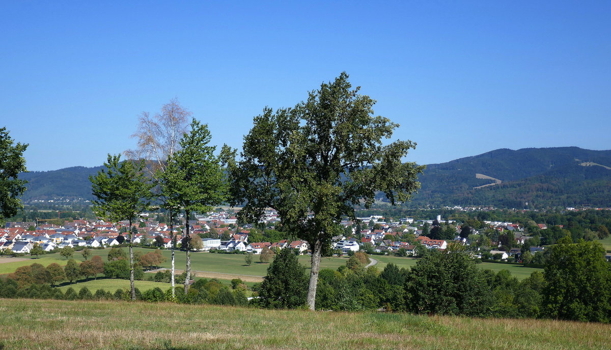 Schwarzwald, Blick vom Giersberg ins Dreisamtal, mit dem Ort Kirchzarten, Aug.2018