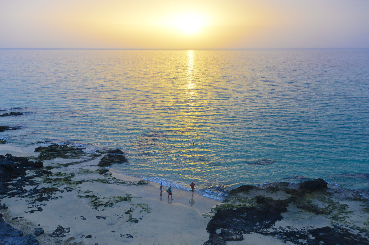 Seeblick vom Strandweg südlich von Costa Calma auf der Insel Fuerteventura. Aufnahme: 16. Oktober 2017.