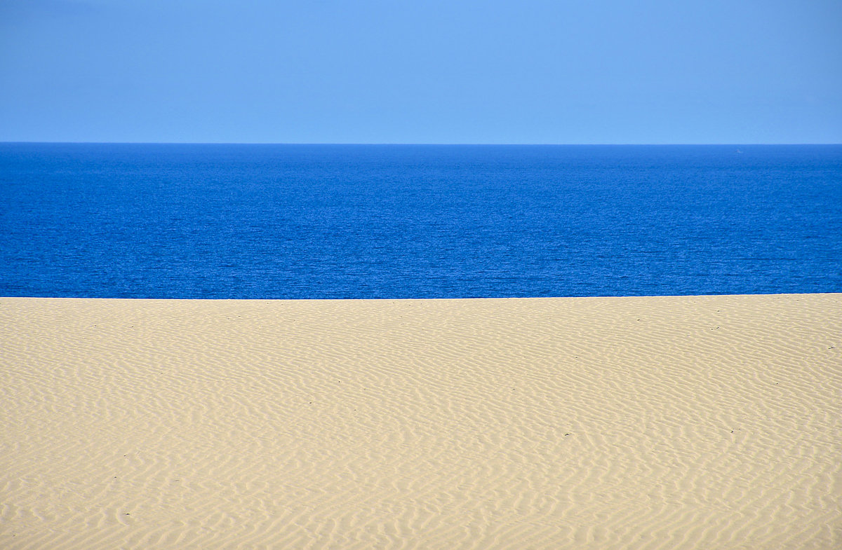 Seeblick von den Wanderdüne »El Cable« auf der Insel Fuerteventura in Spanien. Aufnahme: 18. Oktober 2017.