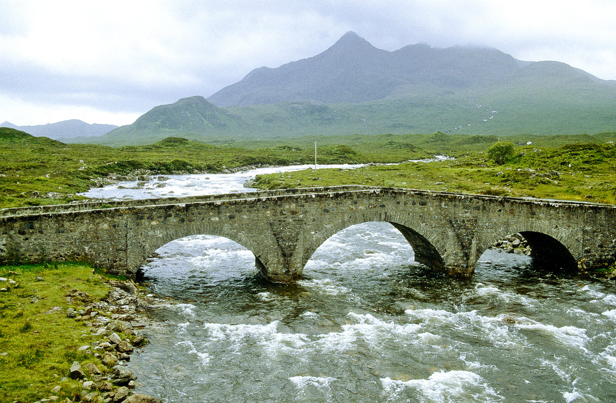 Sligachan Glen auf Isle of Skye. Bild von Dia. Aufnahme: Juni 1991.