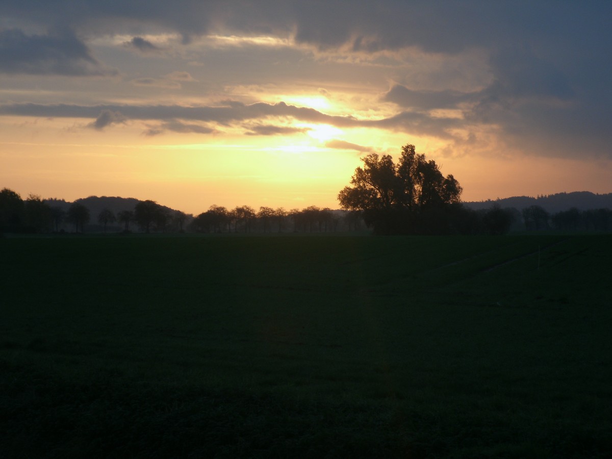 Sonnenaufgang am 24.Oktober 2013 zwischen Thesenvitz und Lipsitz.