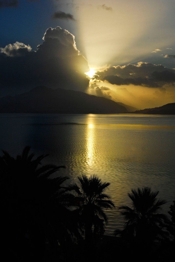 Sonnenaufgang in der Bucht von Marmaris. Aufnahme: Oktober 2010.