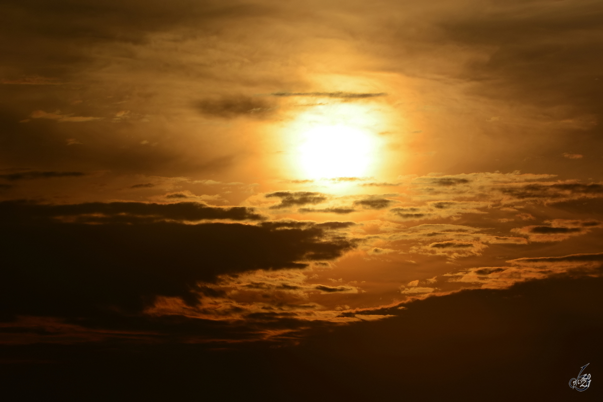 Sonnenaufgang in Düsseldorf, so gesehen im Juni 2015.