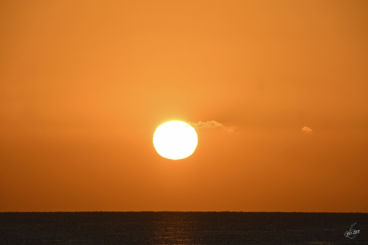 
Sonnenaufgang über dem Roten Meer. (Scharm El-Scheich, Dezember 2018)