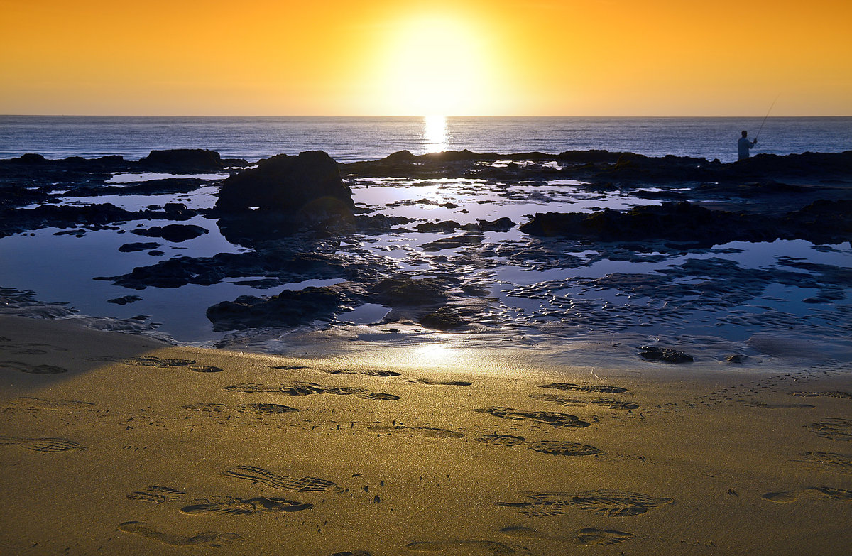 Sonnenaufgang vor Tarajalejo auf der Insel Fuerteventura in Spanien. Aufnahme: 16. Oktober 2017.
