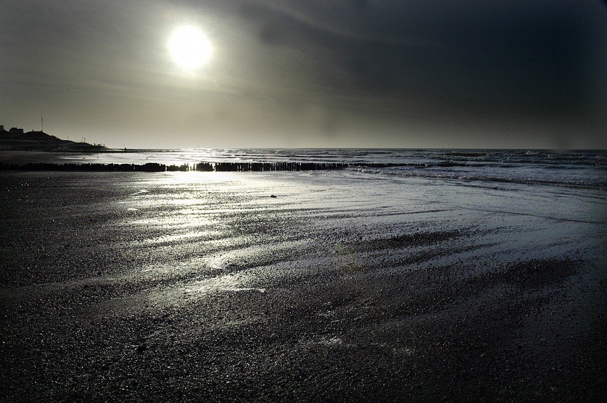 Sonnenuntergang am Nordstrand von Norderney. Aufnahme: April 2008.