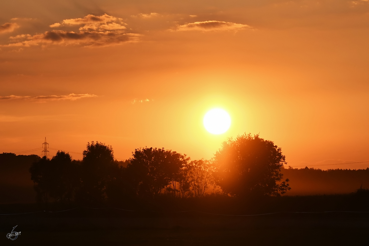 Sonnenuntergang auf der Hahnweide, so gesehen Mitte September 2019.